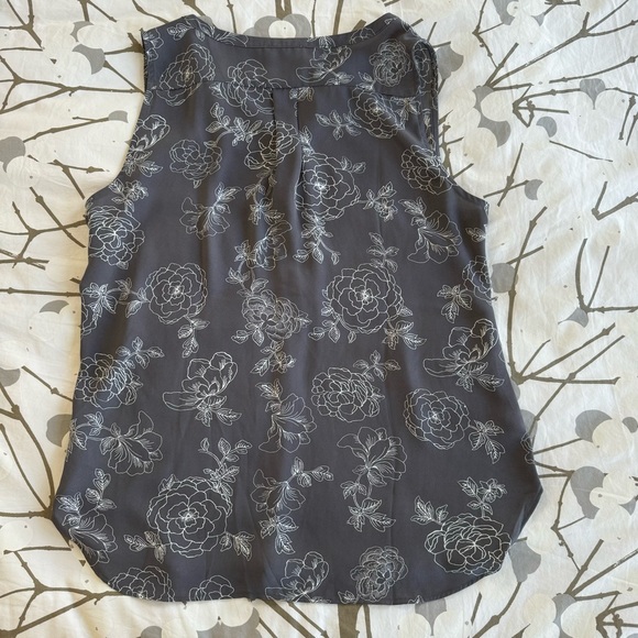 Loft grey floral top - Picture 6 of 7